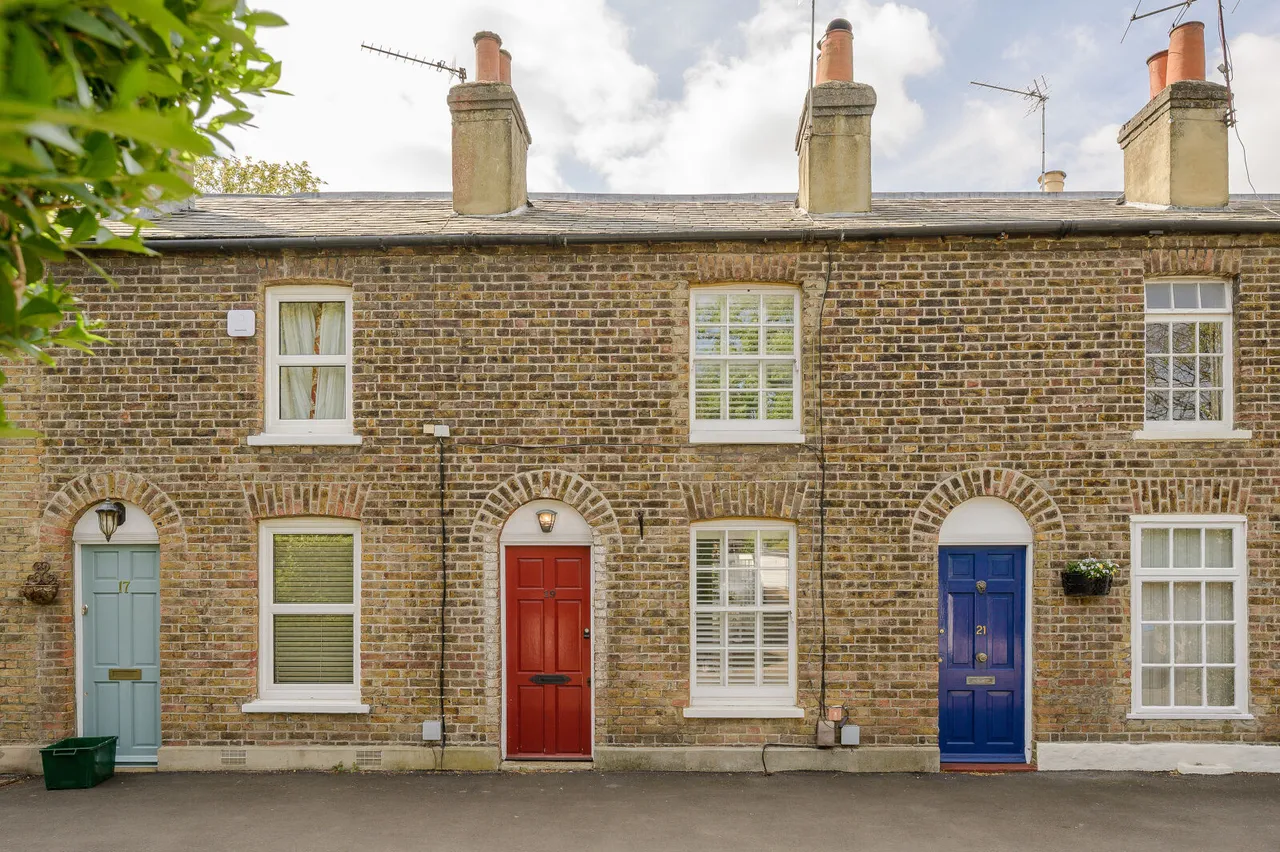 2 bed house for sale, Church Path, Merton Park, SW19