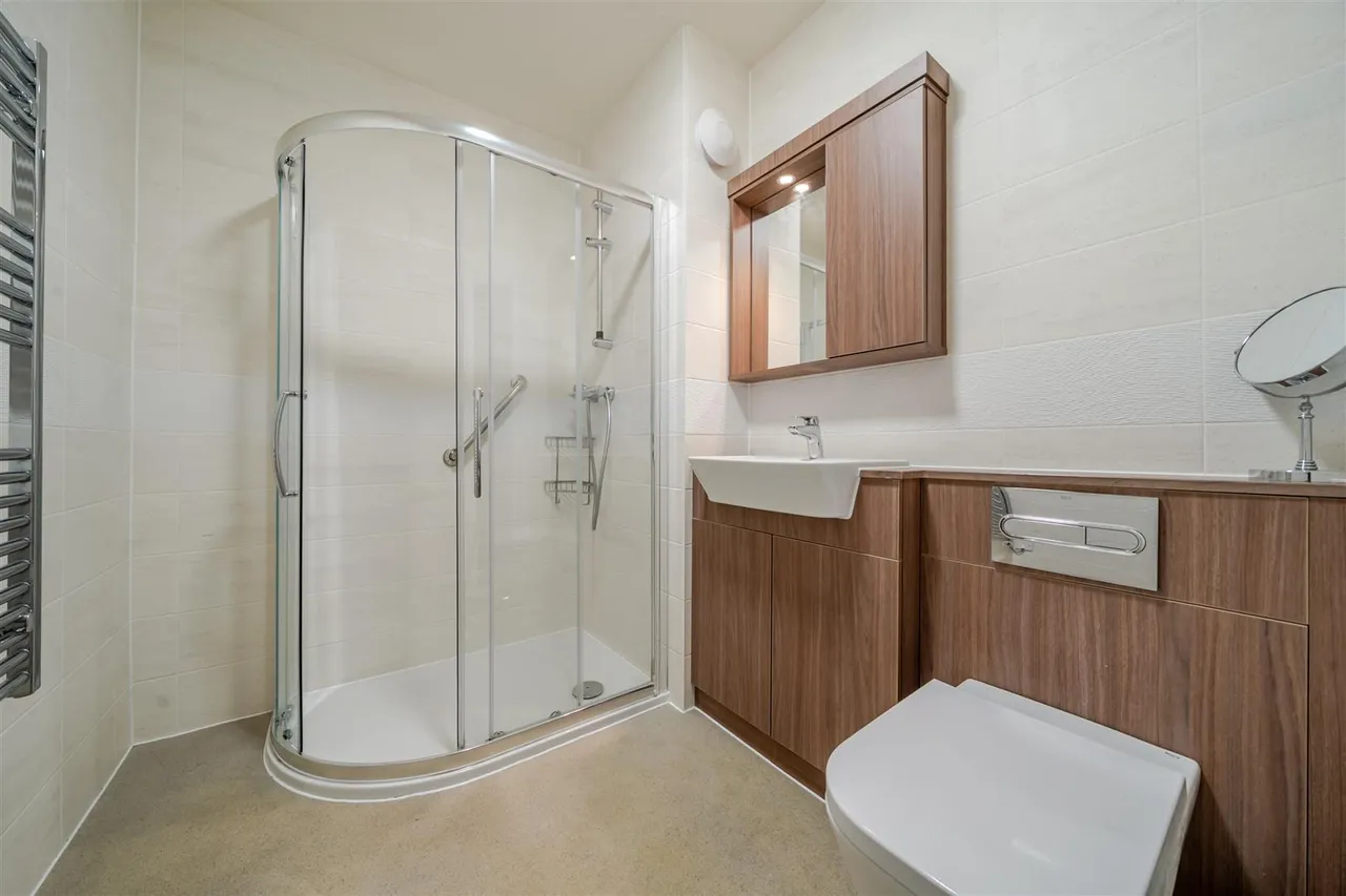 Botley Road, Park Gate, SO31, photo 10