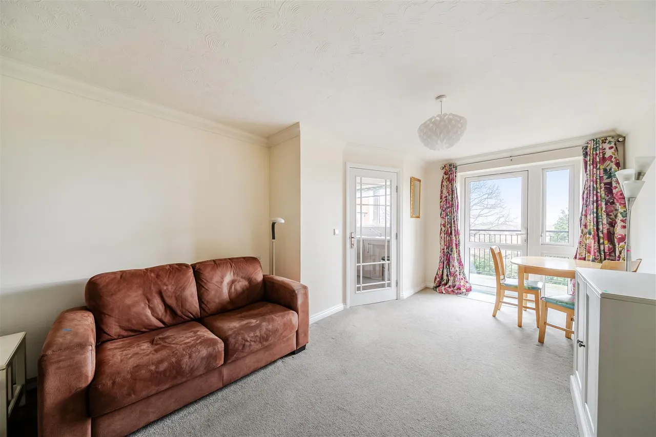 Botley Road, Park Gate, SO31, photo 7