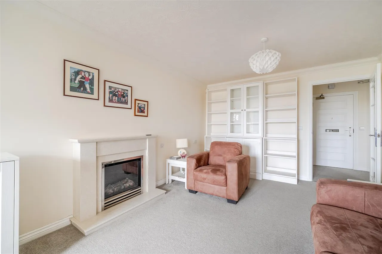 Botley Road, Park Gate, SO31, photo 6