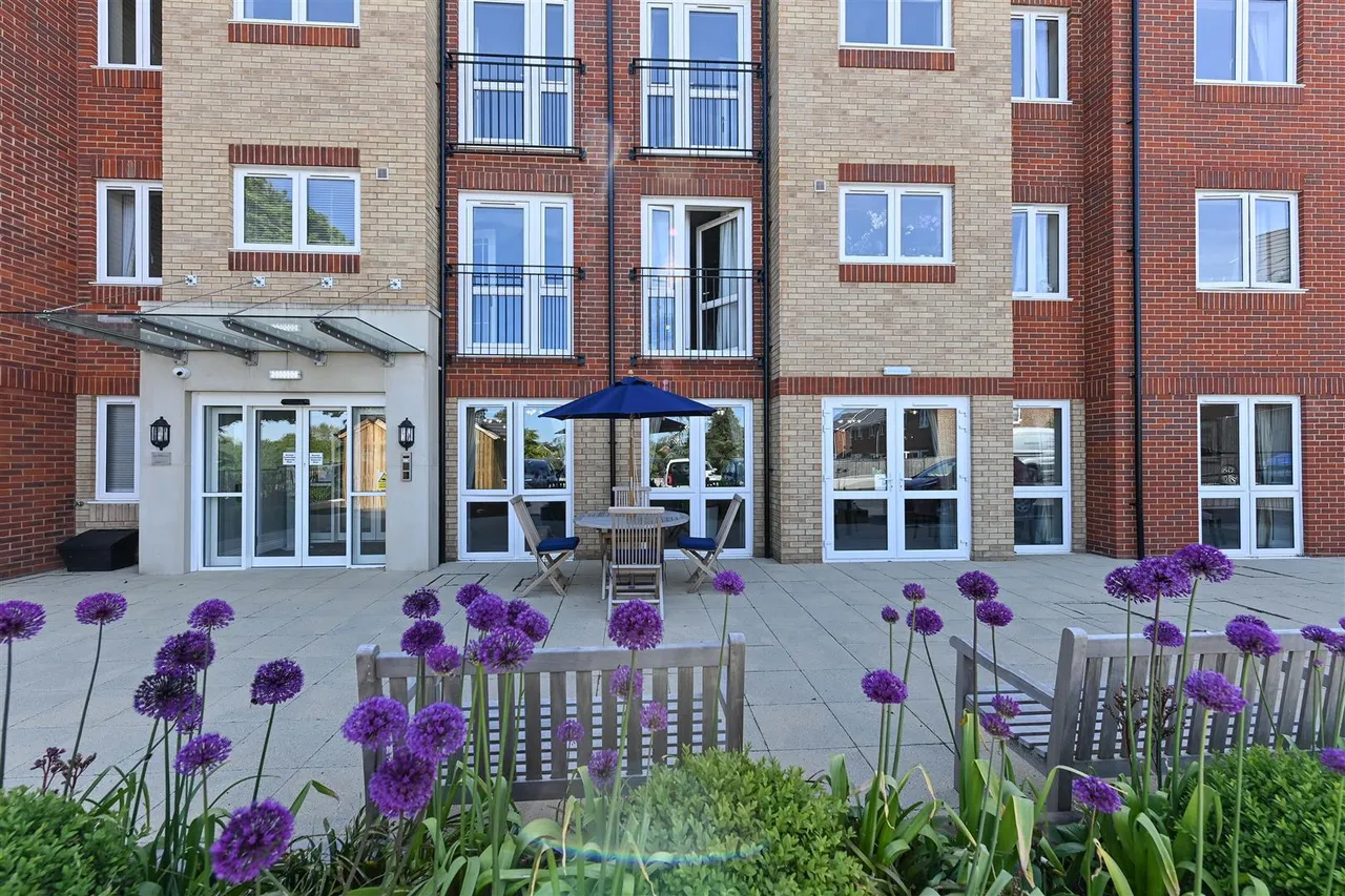 Botley Road, Park Gate, SO31, photo 14