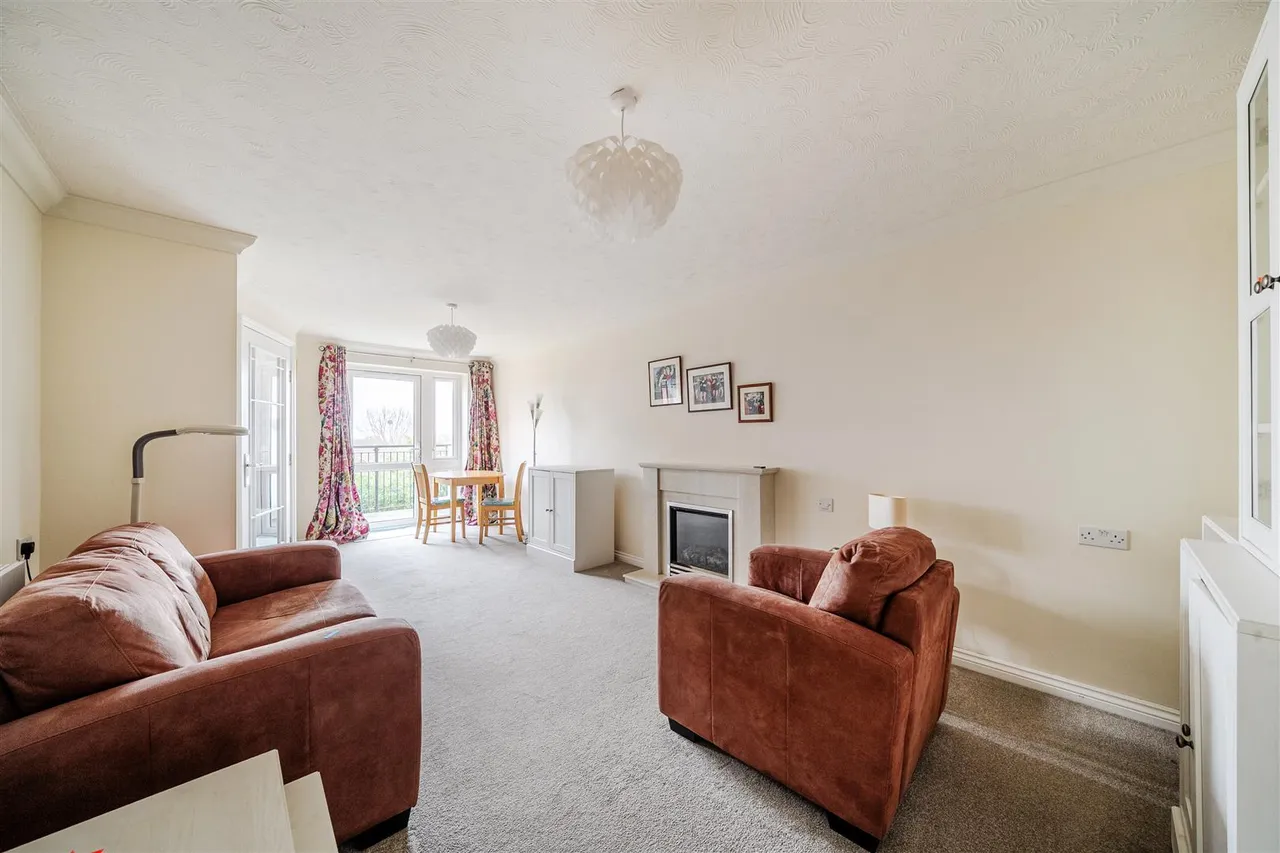 Botley Road, Park Gate, SO31, photo 5