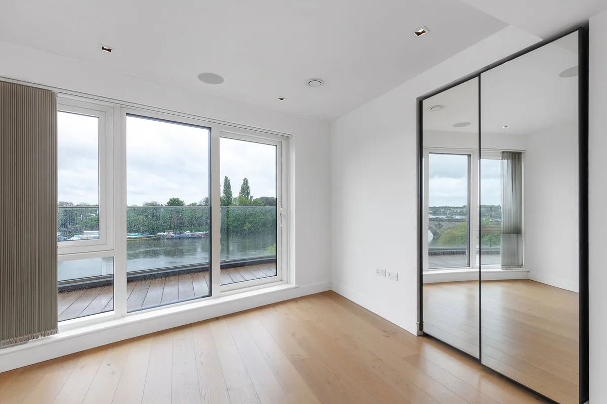 Kew Bridge Road, Brentford, TW8, photo 12