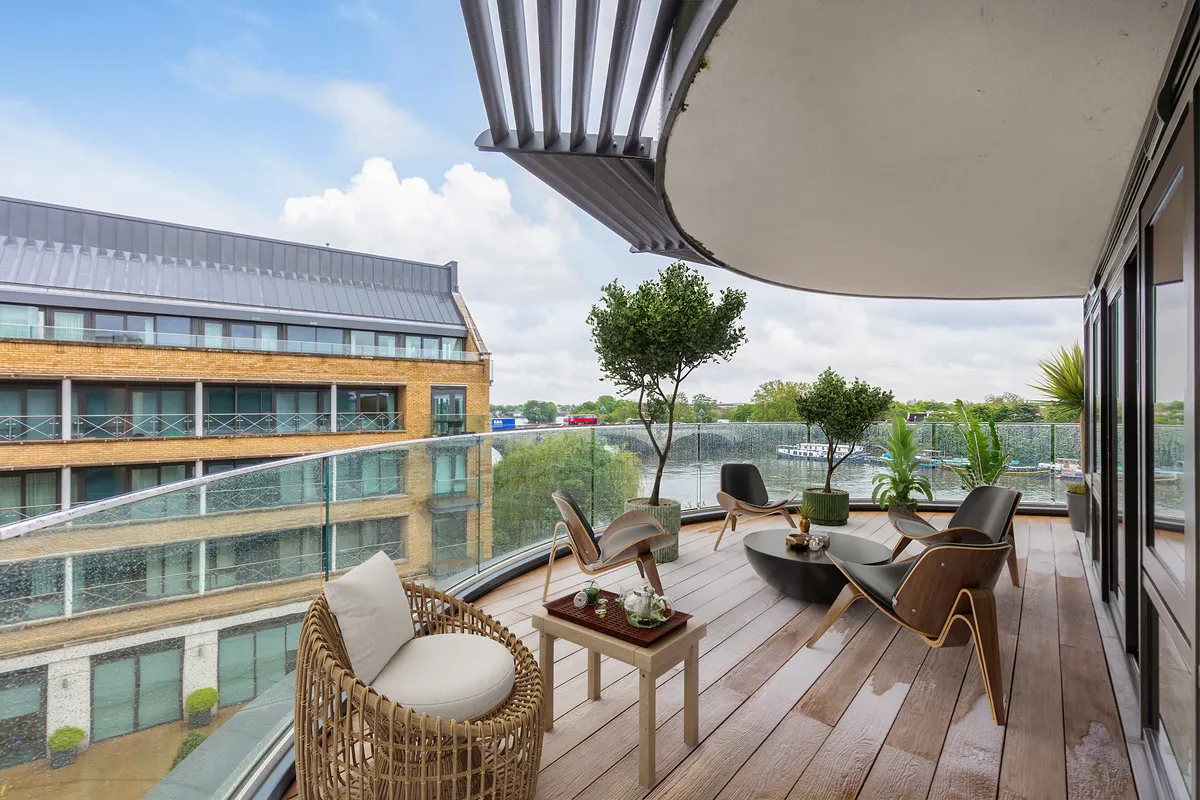 Kew Bridge Road, Brentford, TW8, photo 4