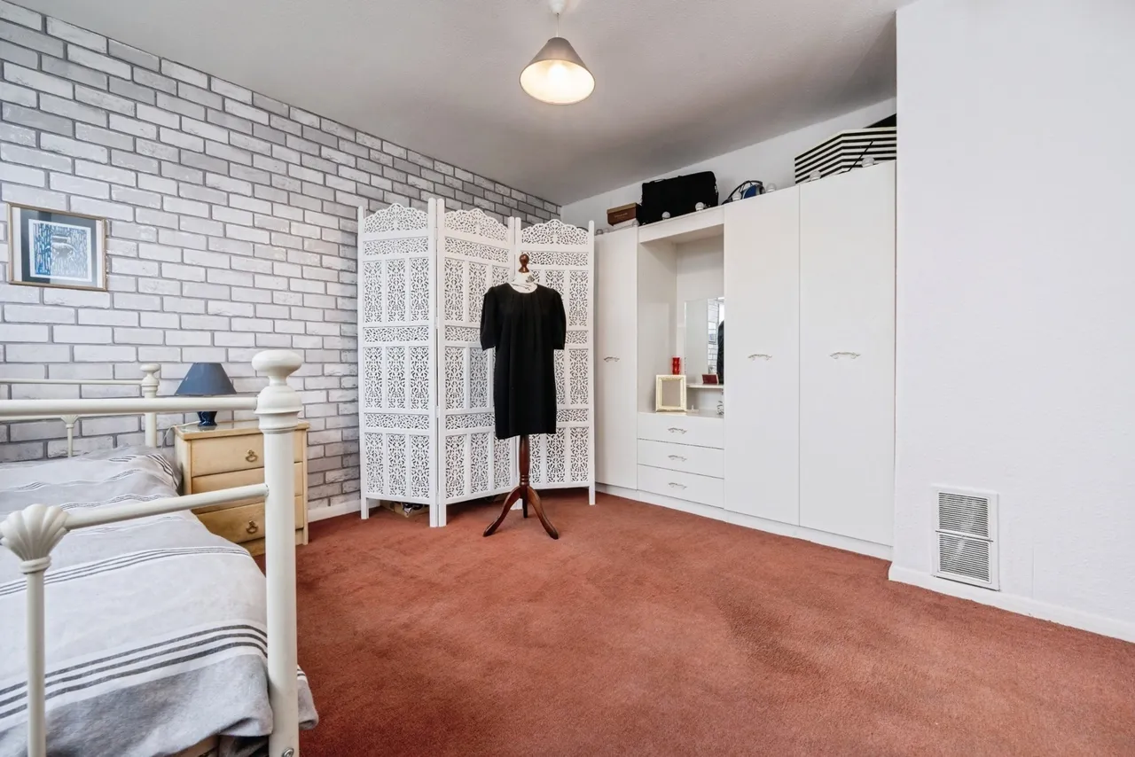 Abbott Crescent, Kempston, Bedford, Bedfordshire, MK42, photo 9