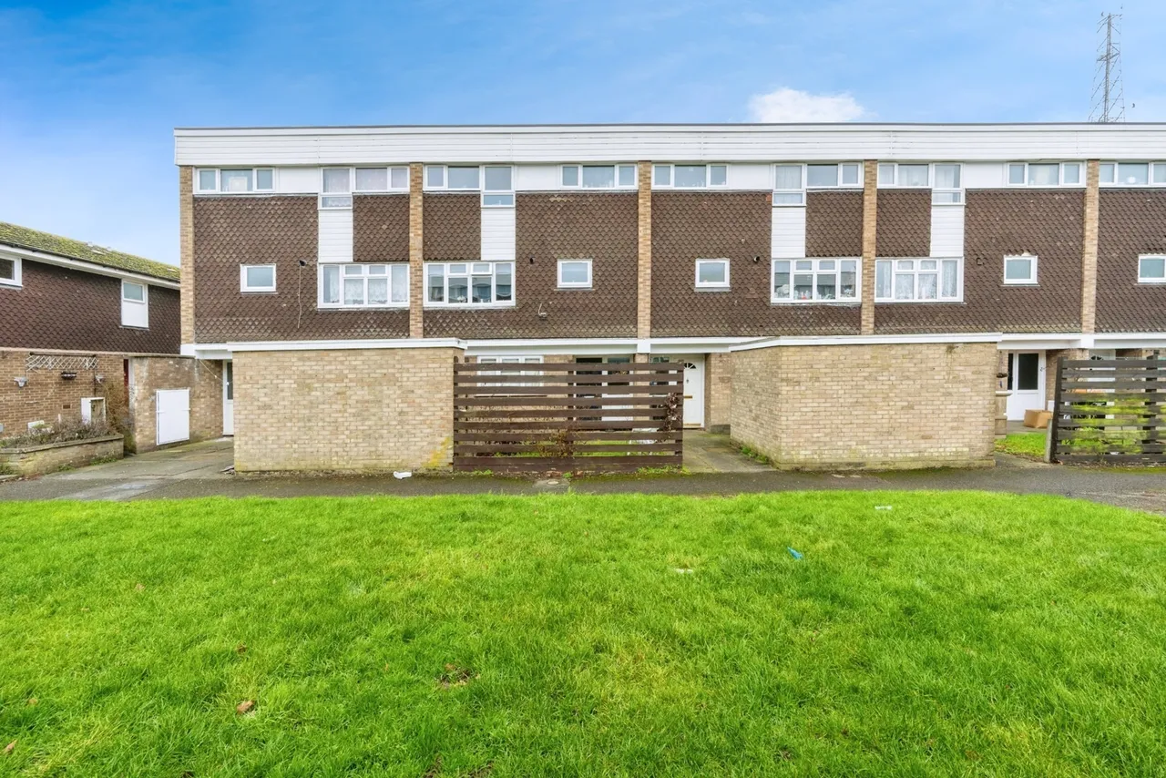 3 bed flat for sale — Abbott Crescent, Kempston, Bedford, Bedfordshire, MK42