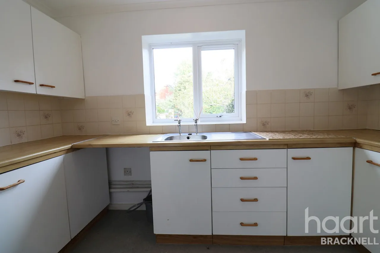 Huntsgreen Court, Bracknell, RG12, photo 7