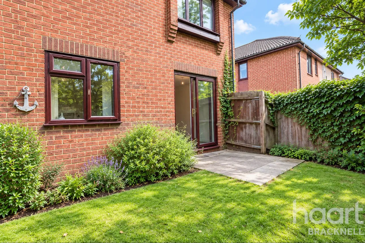 Huntsgreen Court, Bracknell, RG12, photo 17