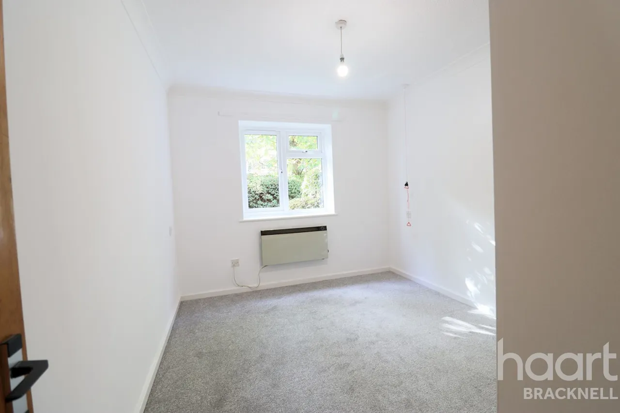 Huntsgreen Court, Bracknell, RG12, photo 11