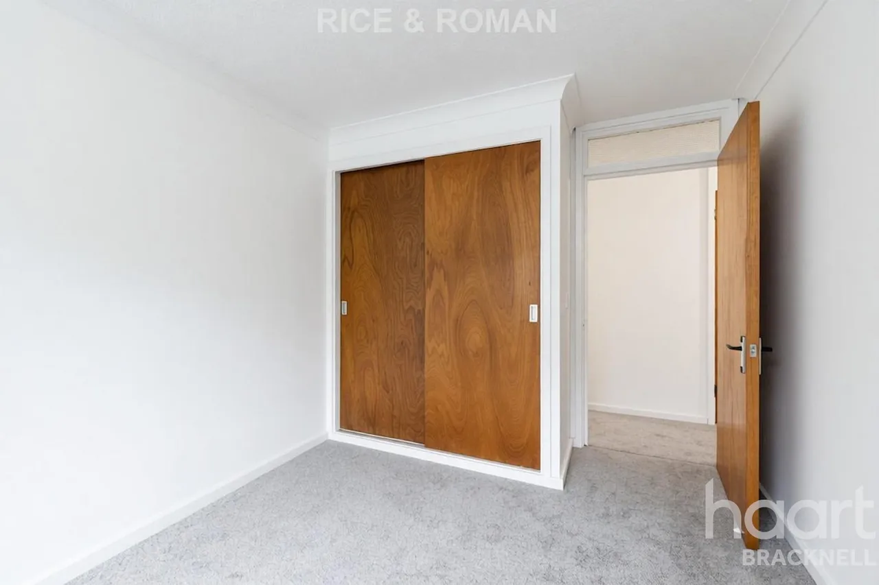 Huntsgreen Court, Bracknell, RG12, photo 20