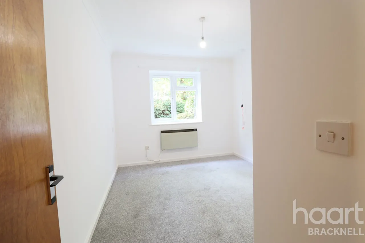 Huntsgreen Court, Bracknell, RG12, photo 12
