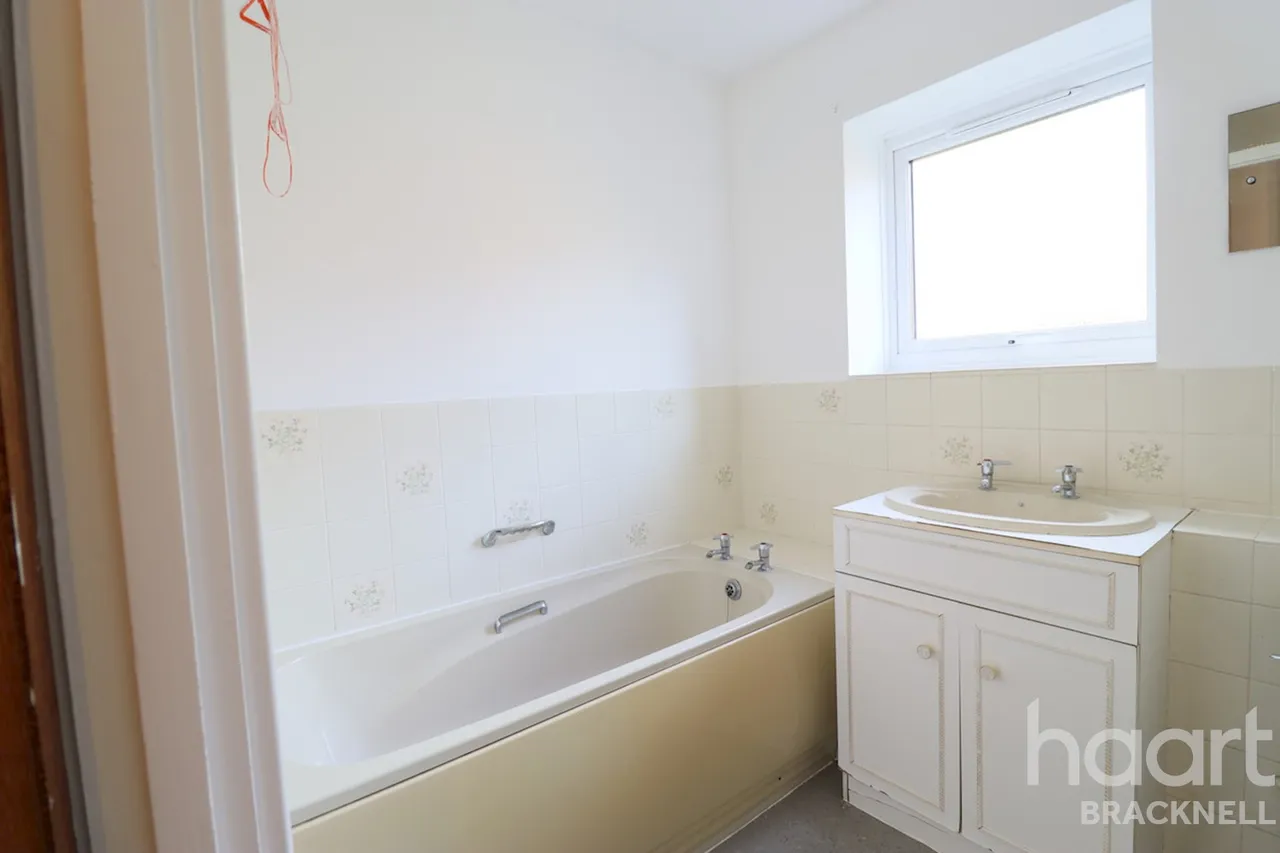 Huntsgreen Court, Bracknell, RG12, photo 15