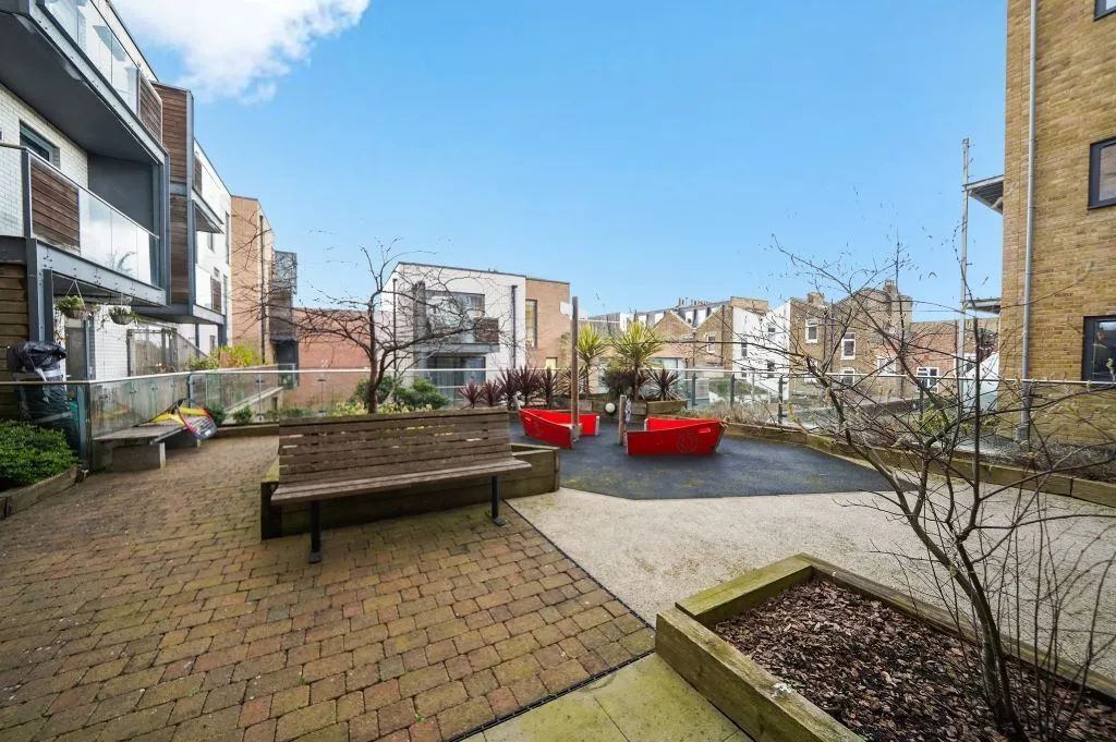 Queens Road, London, SE15, photo 6