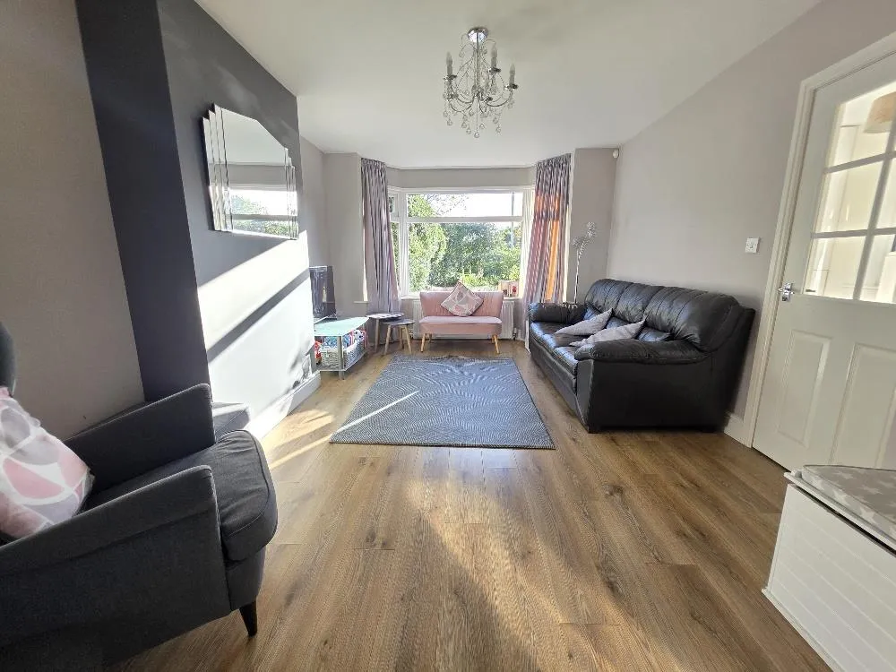 Queensway, Heald Green, photo 3
