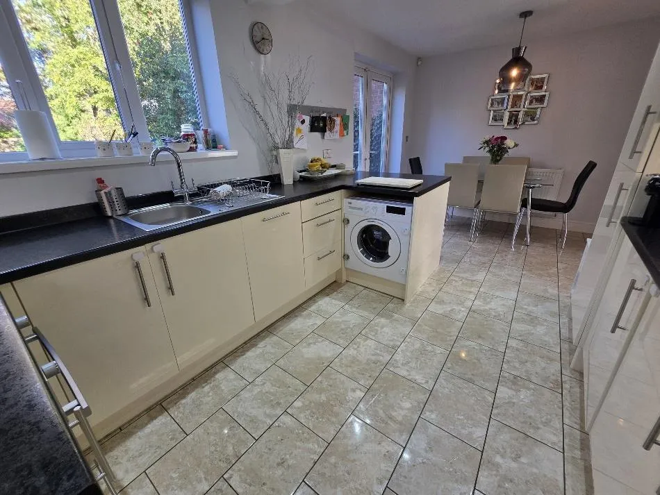 Queensway, Heald Green, photo 19