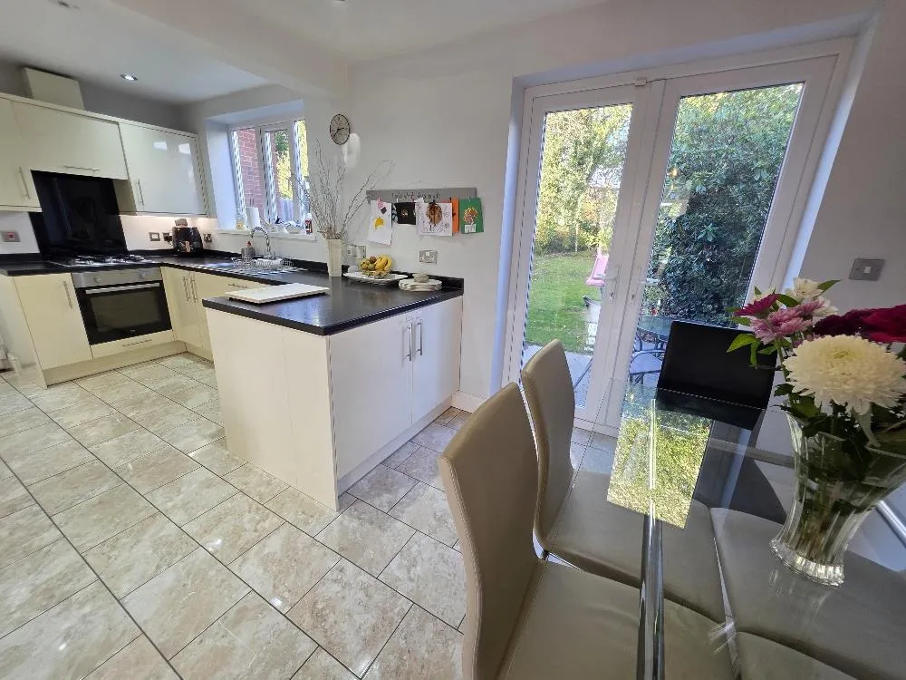 Queensway, Heald Green, photo 5