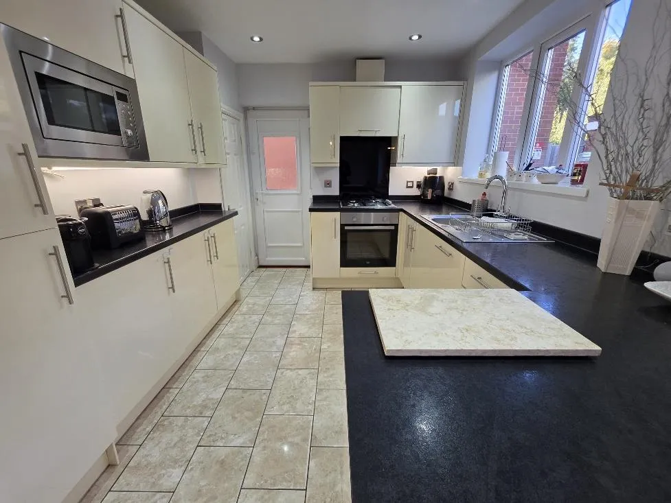 Queensway, Heald Green, photo 18