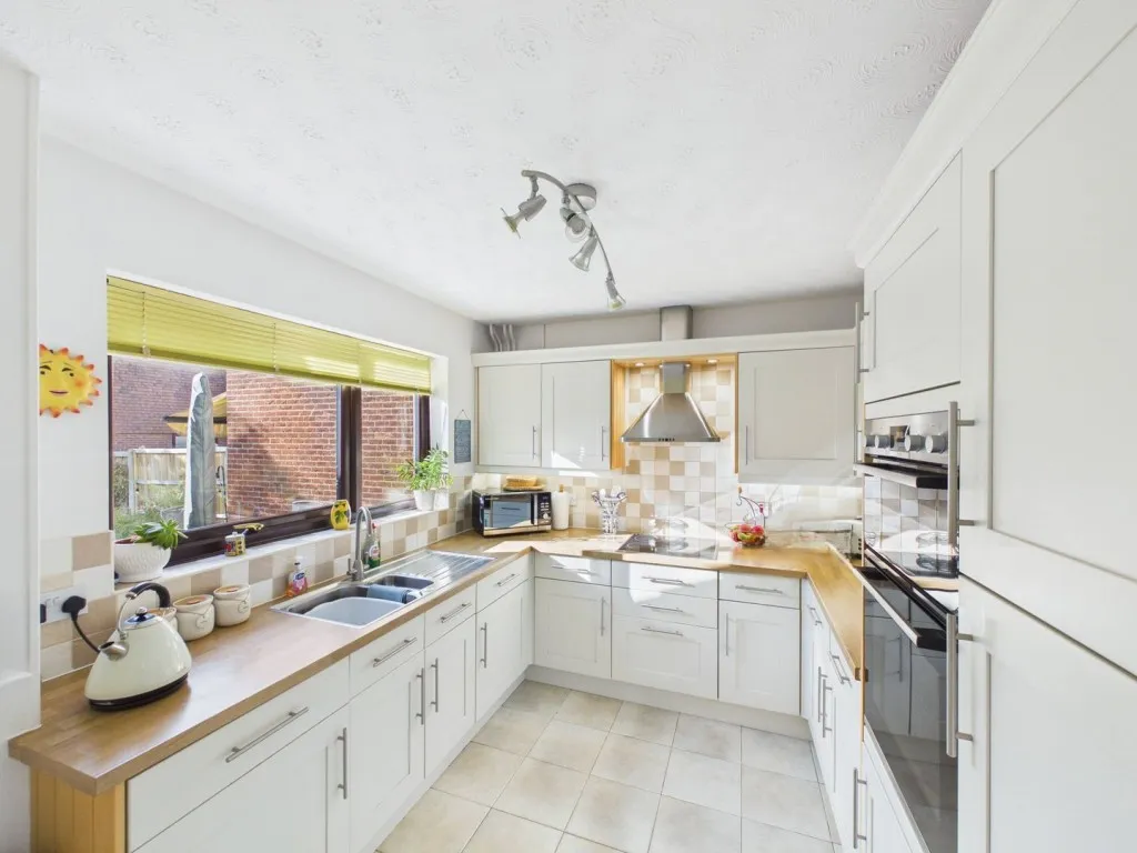 Mountbatten Drive, Biggleswade, SG18, photo 11