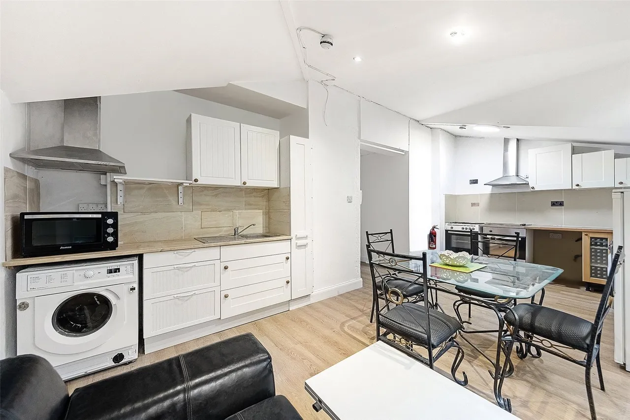Tanfield Avenue, London, photo 4
