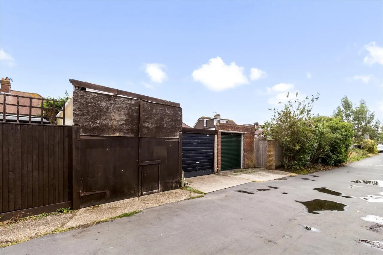 Beaumont Road, Worthing, photo 30