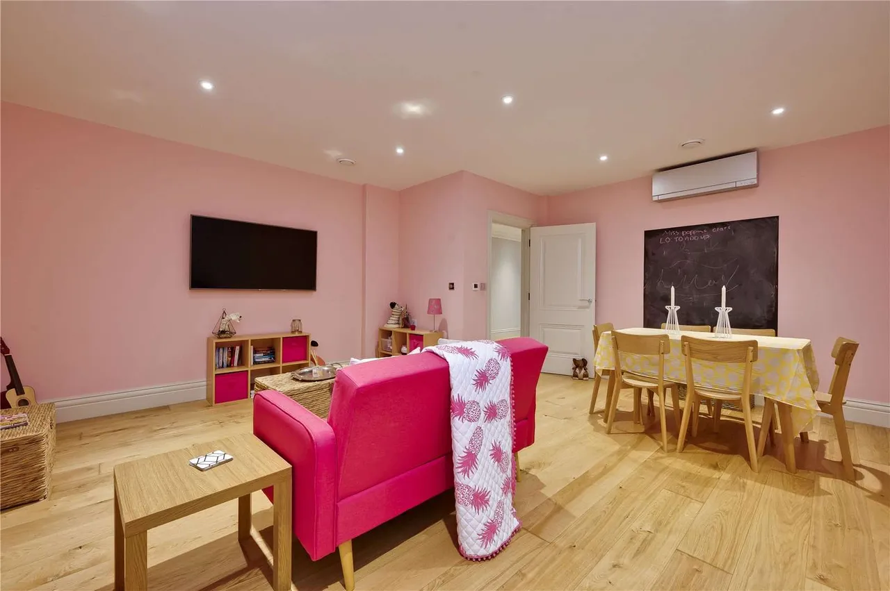 West Street, Reigate, RH2, photo 8