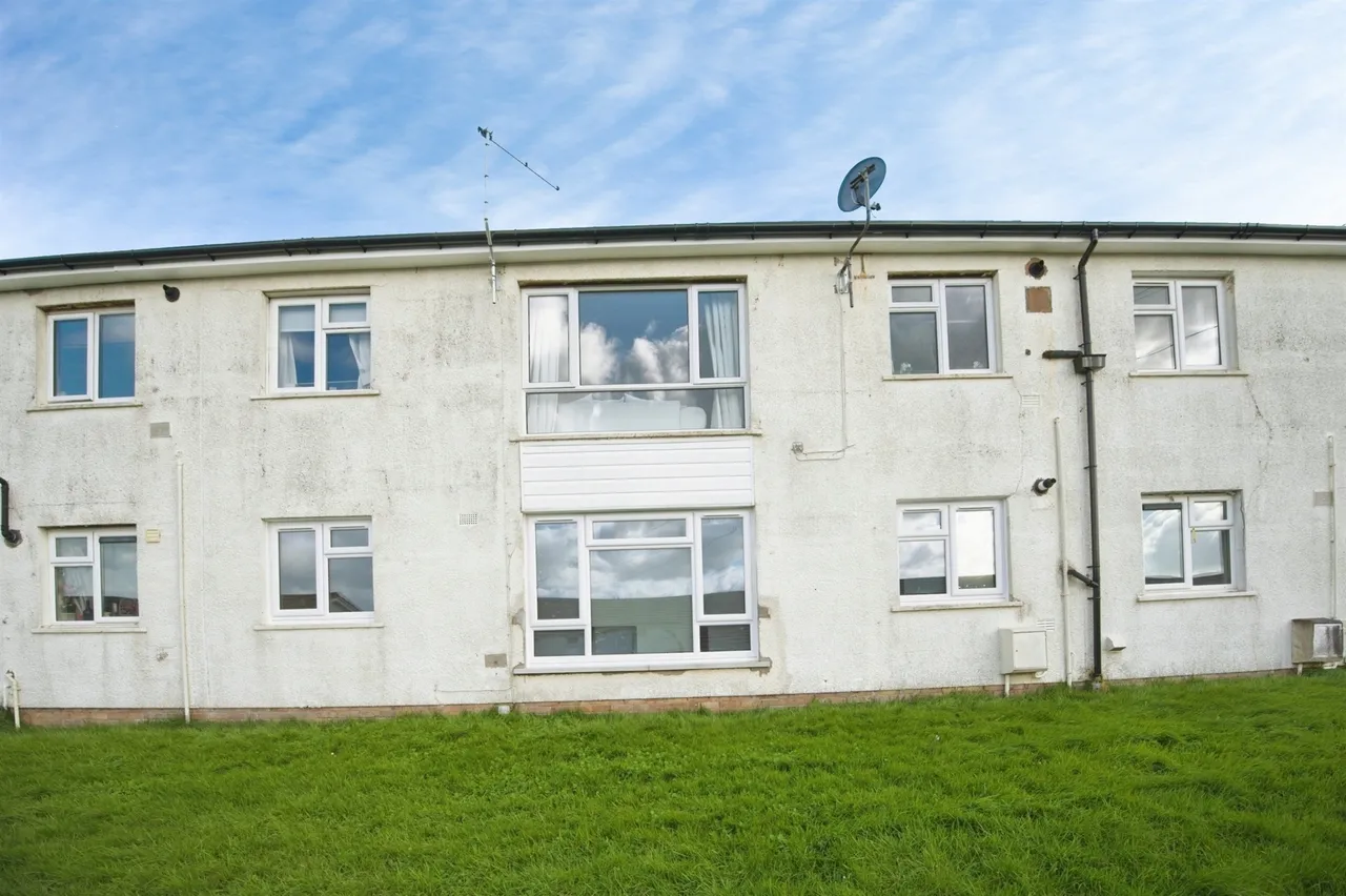 Maes-Y-Felin Bridgend, CF31, photo 2
