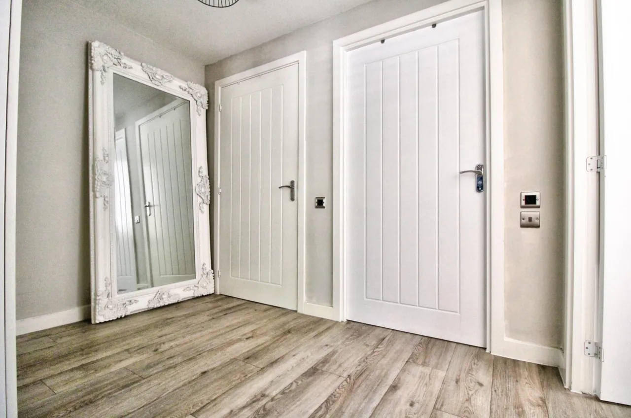 Broadway, Rainham, RM13, photo 5