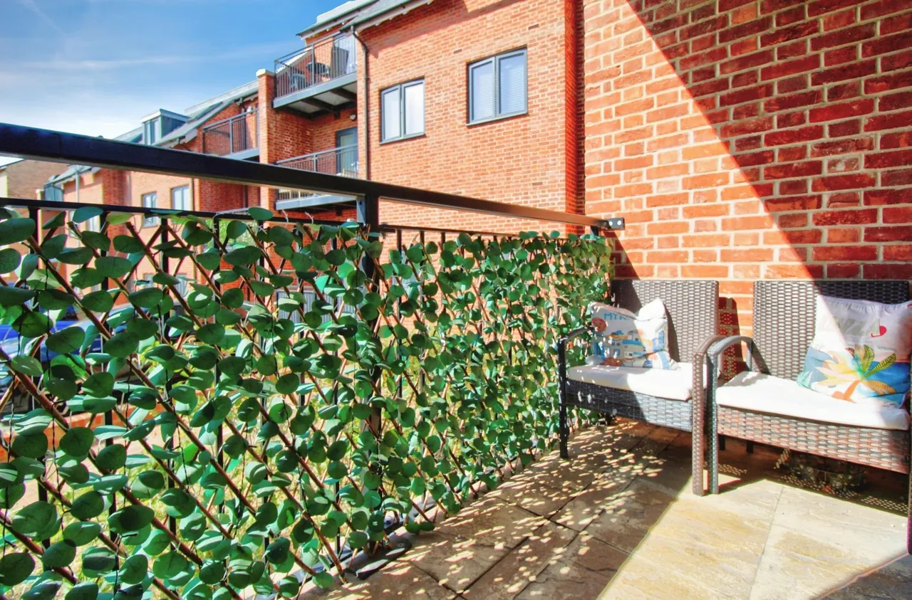 Broadway, Rainham, RM13, photo 14