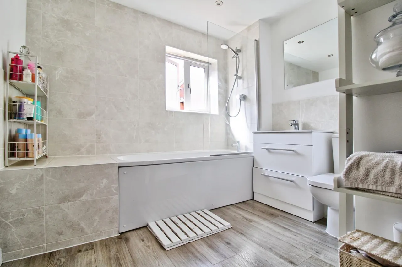 Broadway, Rainham, RM13, photo 7