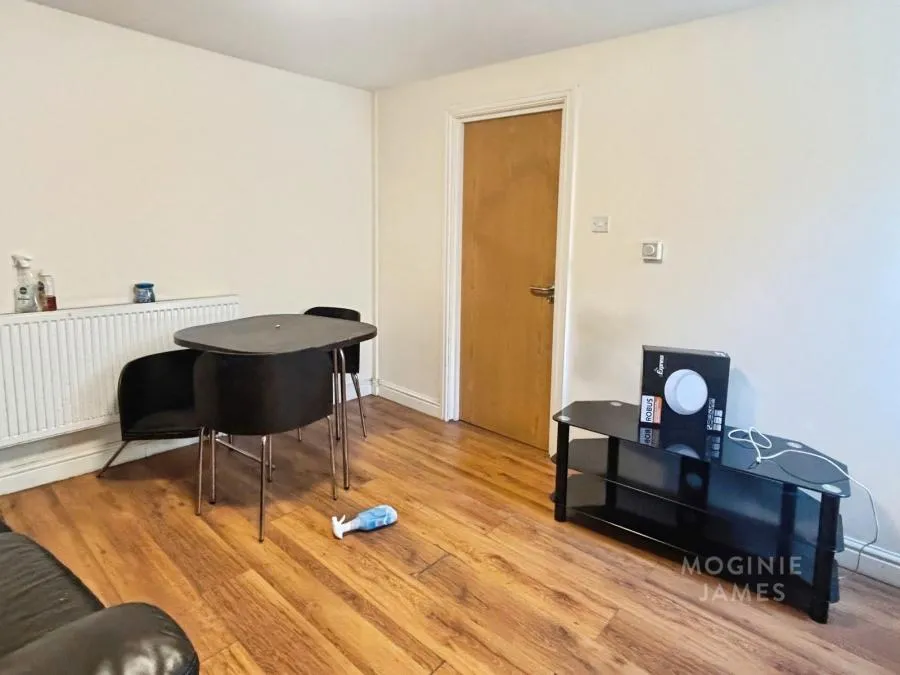 2 bed flat to rent, Richmond Crescent, Cardiff, CF24