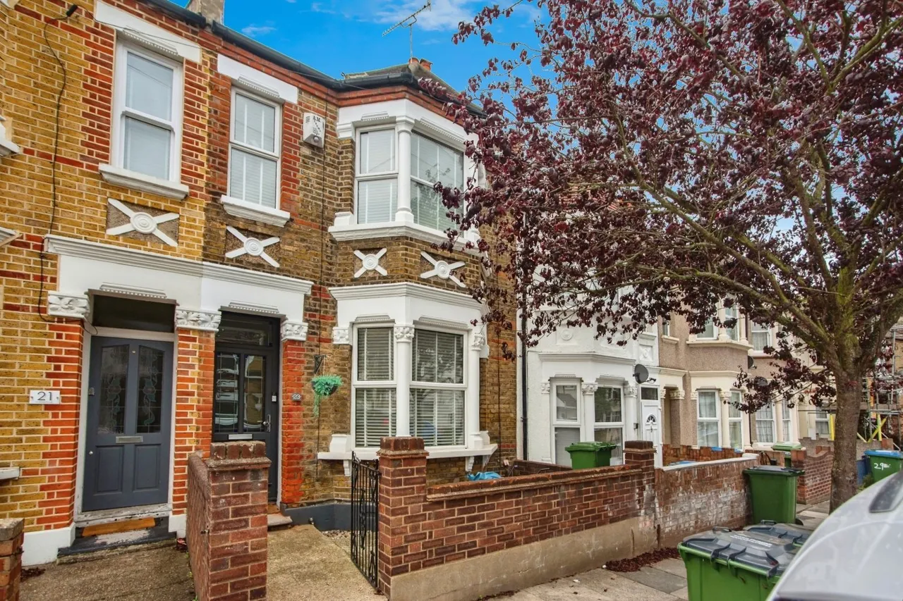 3 bed house for sale — Gatling Road, SE2