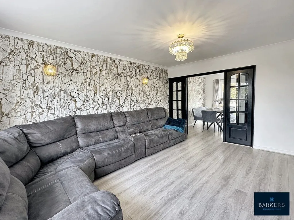 Bradford Road, East Bierley BD4 6PB, photo 8