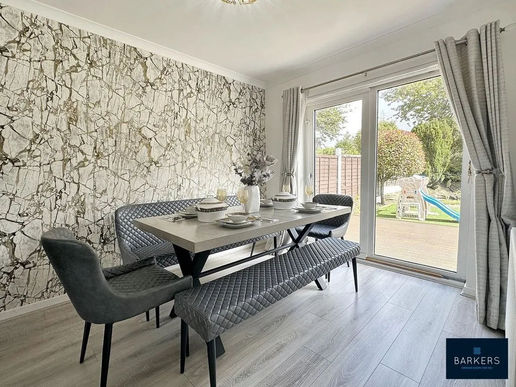 Bradford Road, East Bierley BD4 6PB, photo 5