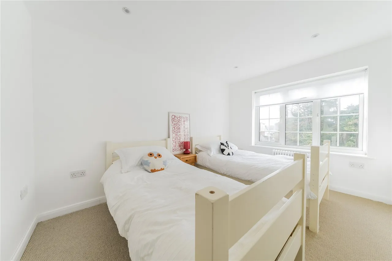 Green Street, Sunbury, TW16 6QL, photo 6
