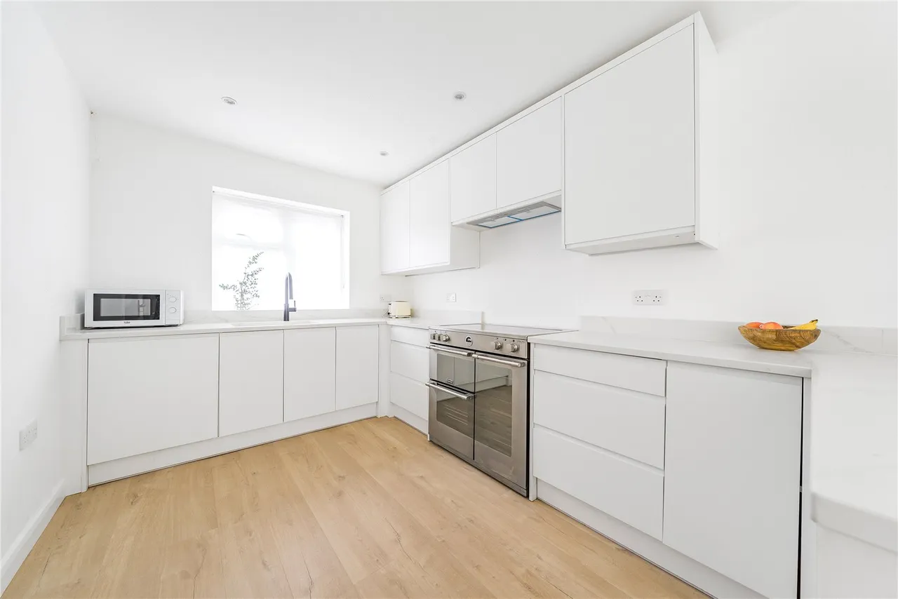 Green Street, Sunbury, TW16 6QL, photo 4