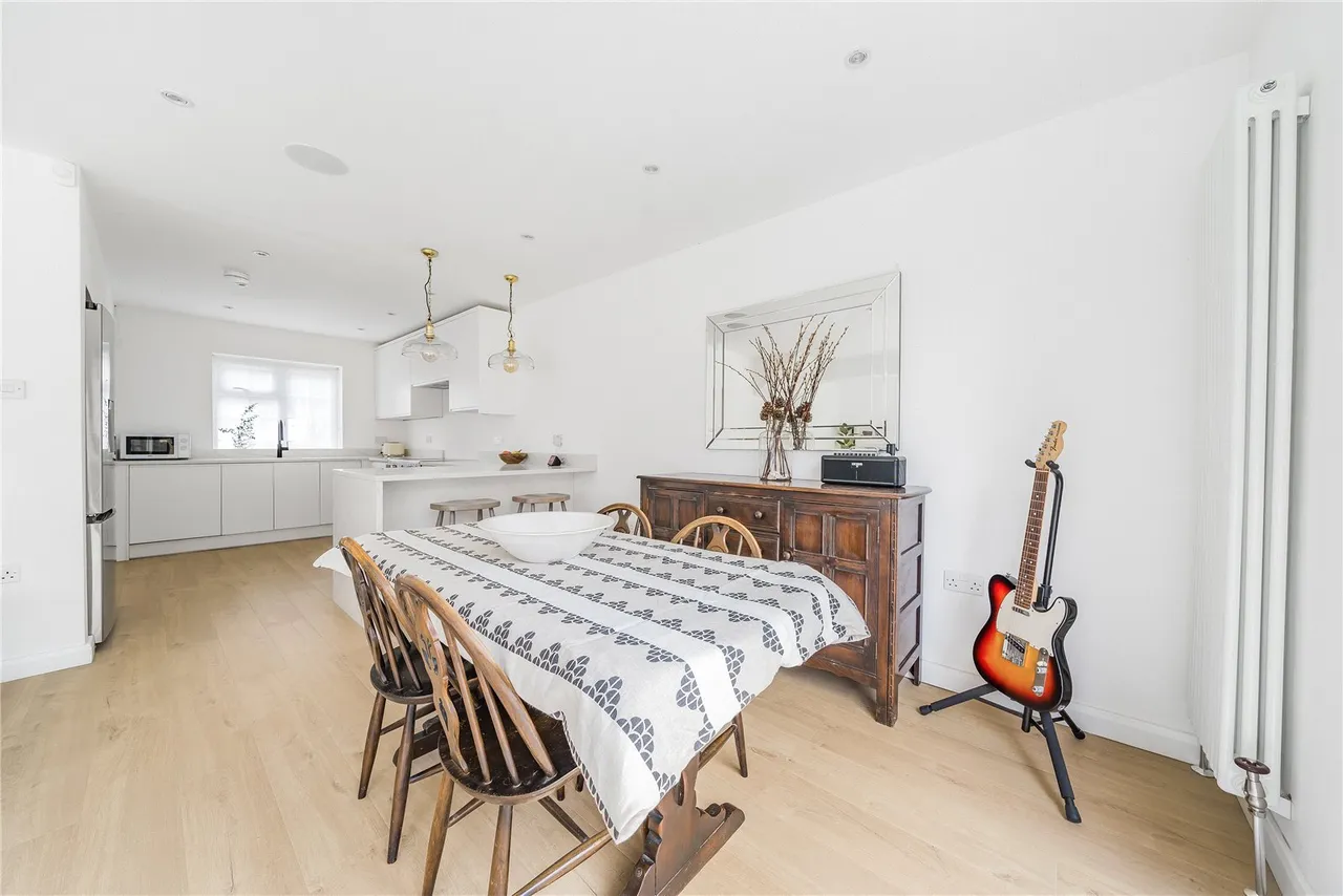 Green Street, Sunbury, TW16 6QL, photo 3