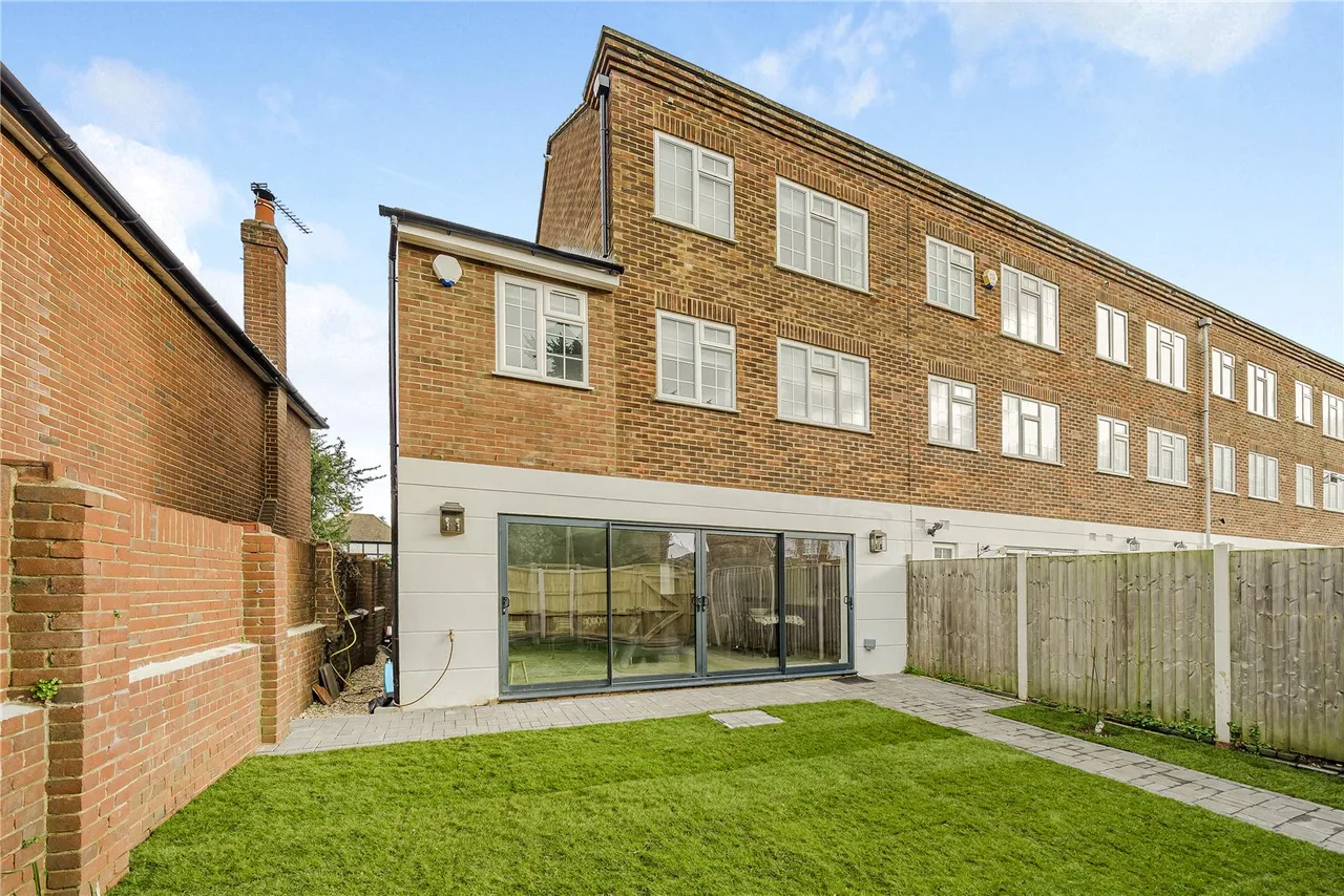 Green Street, Sunbury, TW16 6QL, photo 8