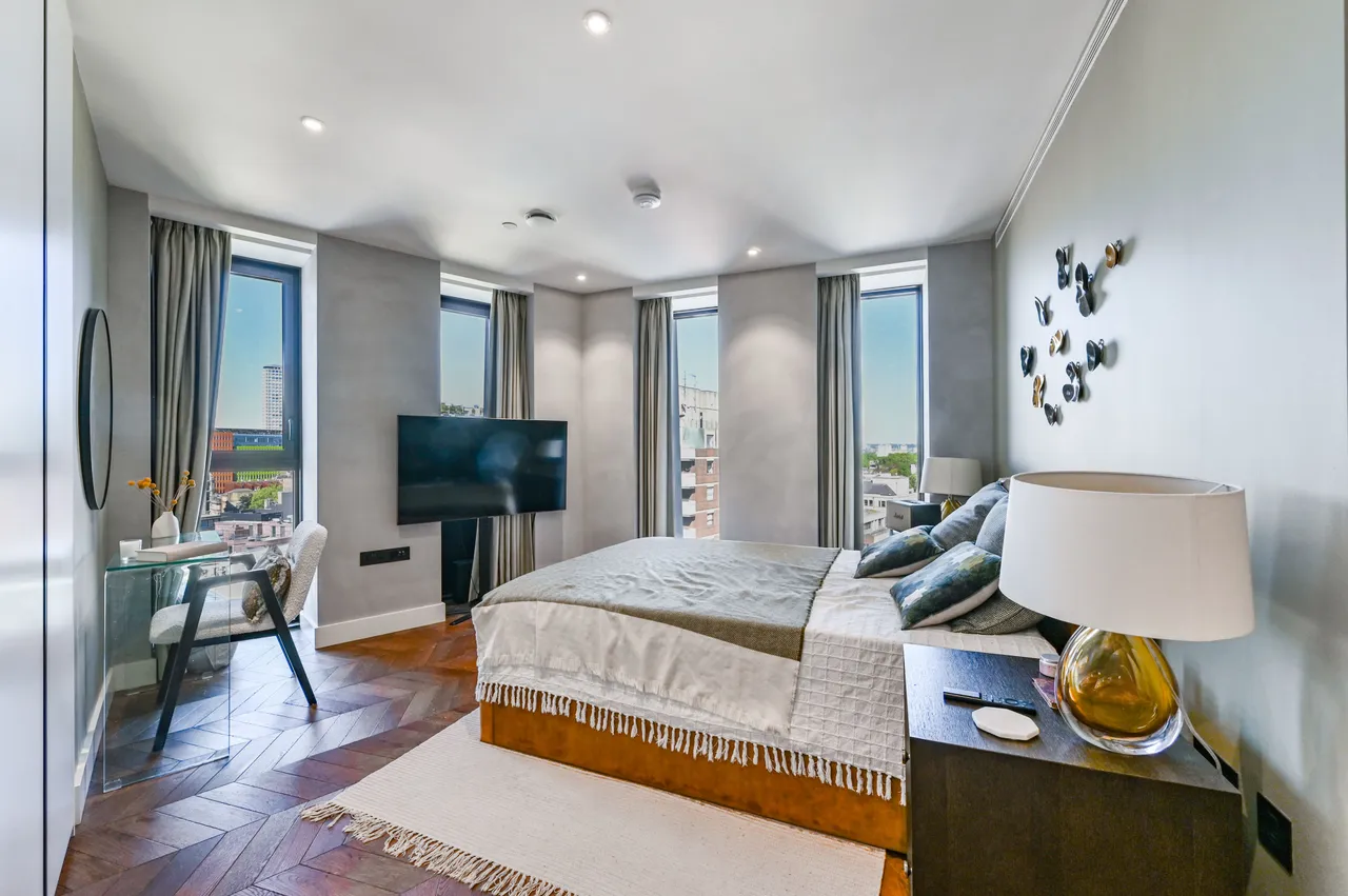 Apartment 11-02, 33 Newton Street, London, photo 5
