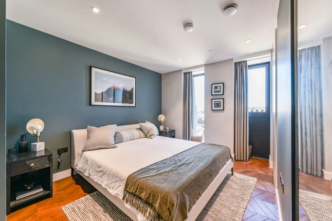 Apartment 11-02, 33 Newton Street, London, photo 8
