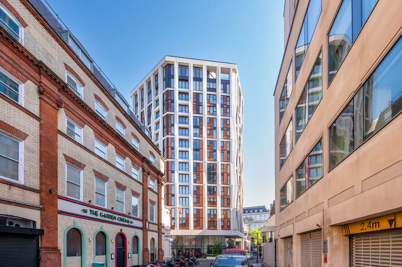 Apartment 11-02, 33 Newton Street, London, photo 12