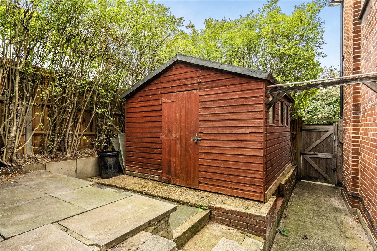 Oakleigh Road North, London, N20, photo 16