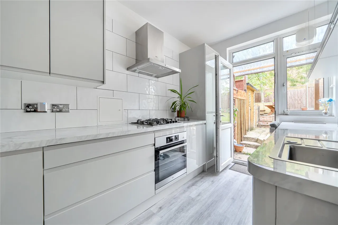 Oakleigh Road North, London, N20, photo 6