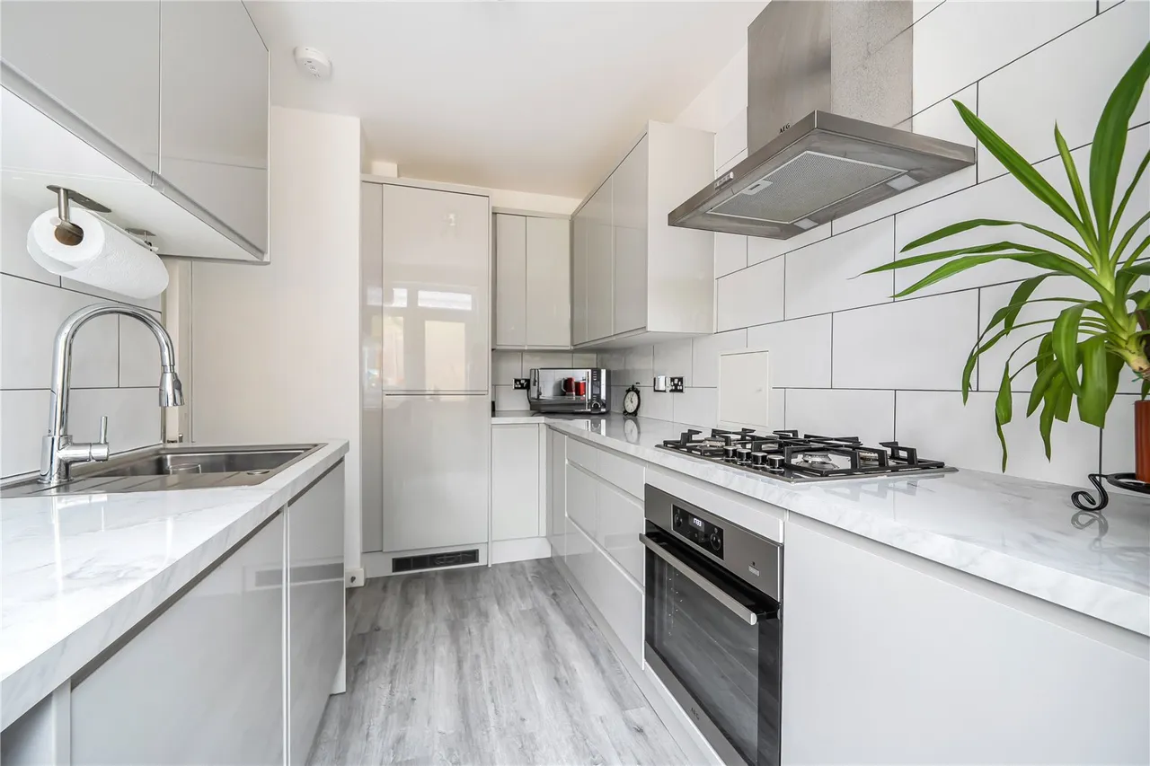 Oakleigh Road North, London, N20, photo 4