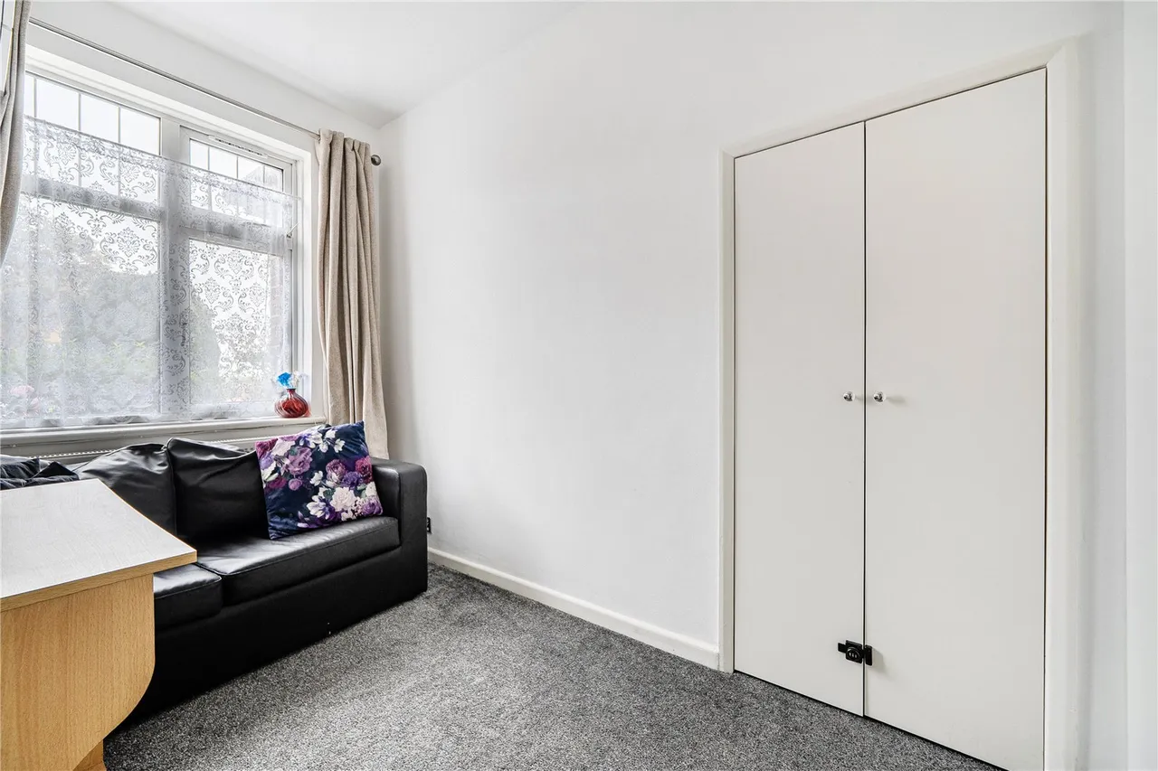 Oakleigh Road North, London, N20, photo 15