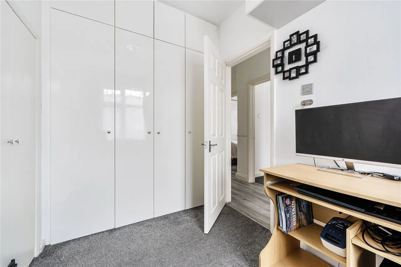 Oakleigh Road North, London, N20, photo 14