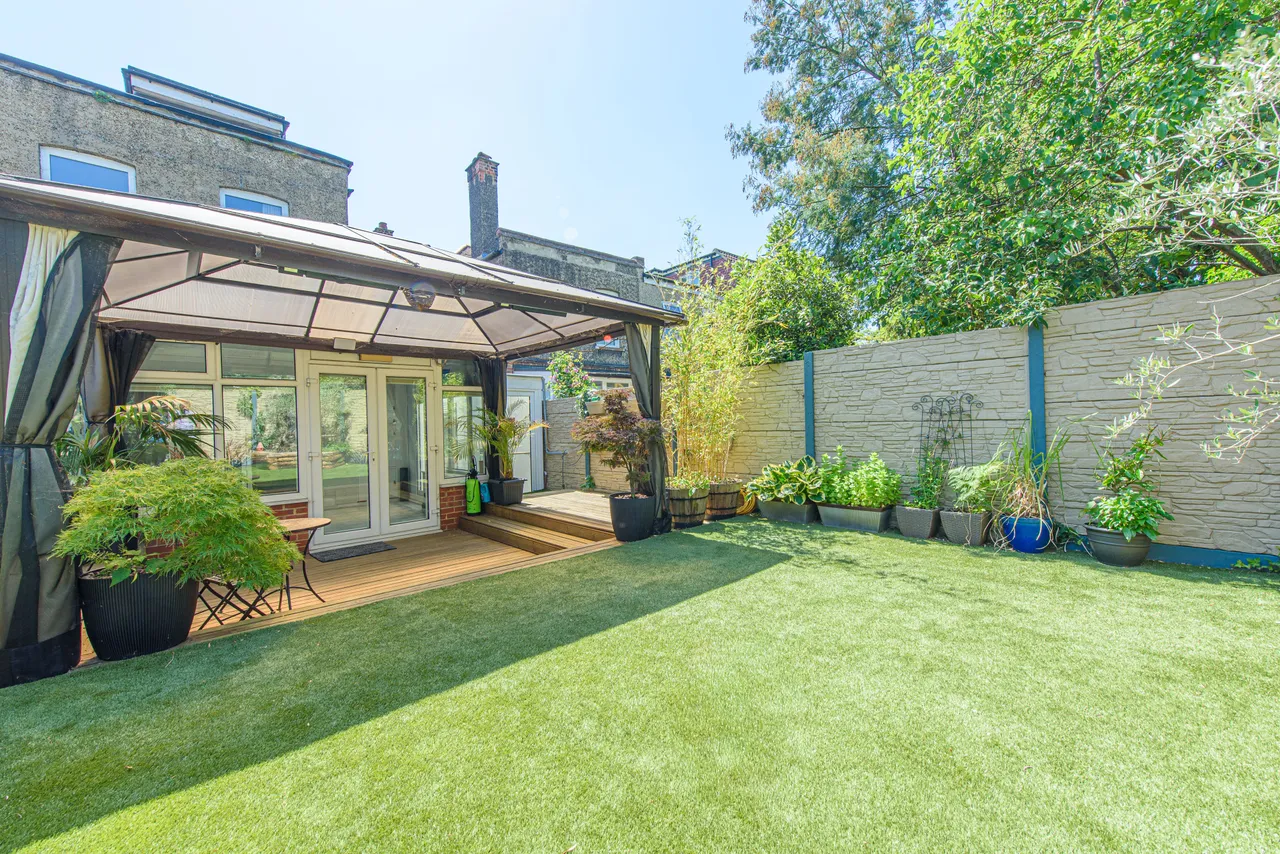 London, NW4, photo 20