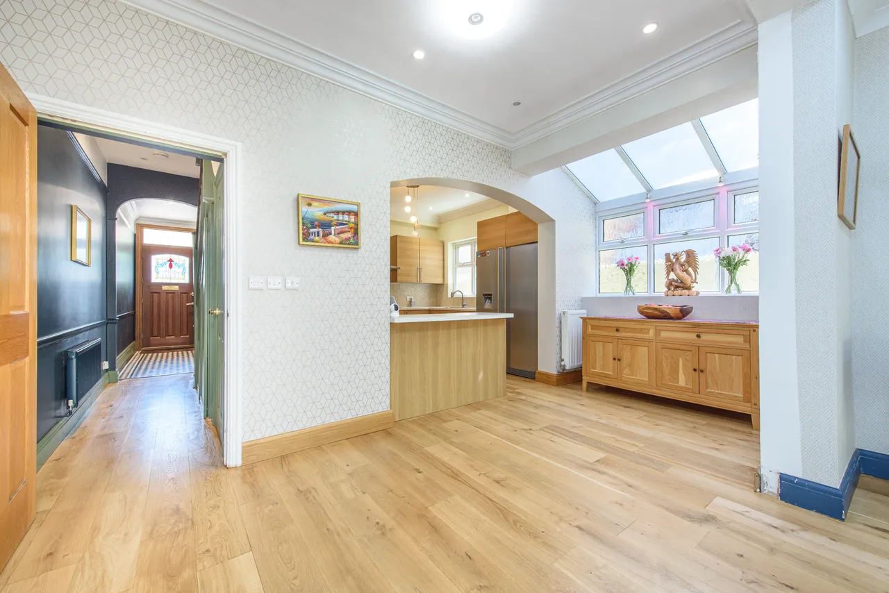 London, NW4, photo 6