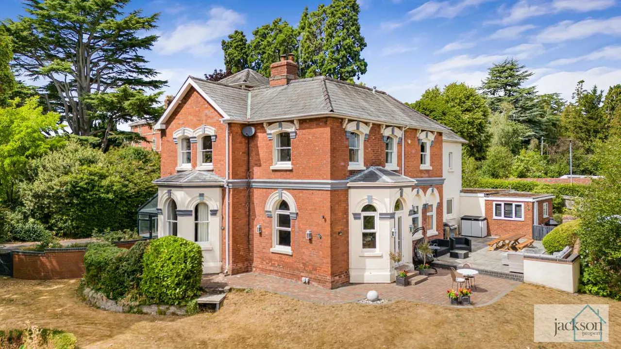 4 bed house for sale — The Clyst, 16 Vineyard Road, Hereford