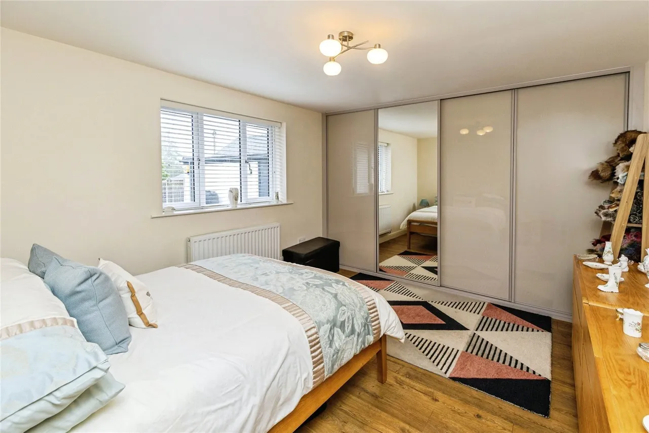 Sussex Gardens, Wrexham, LL11, photo 13