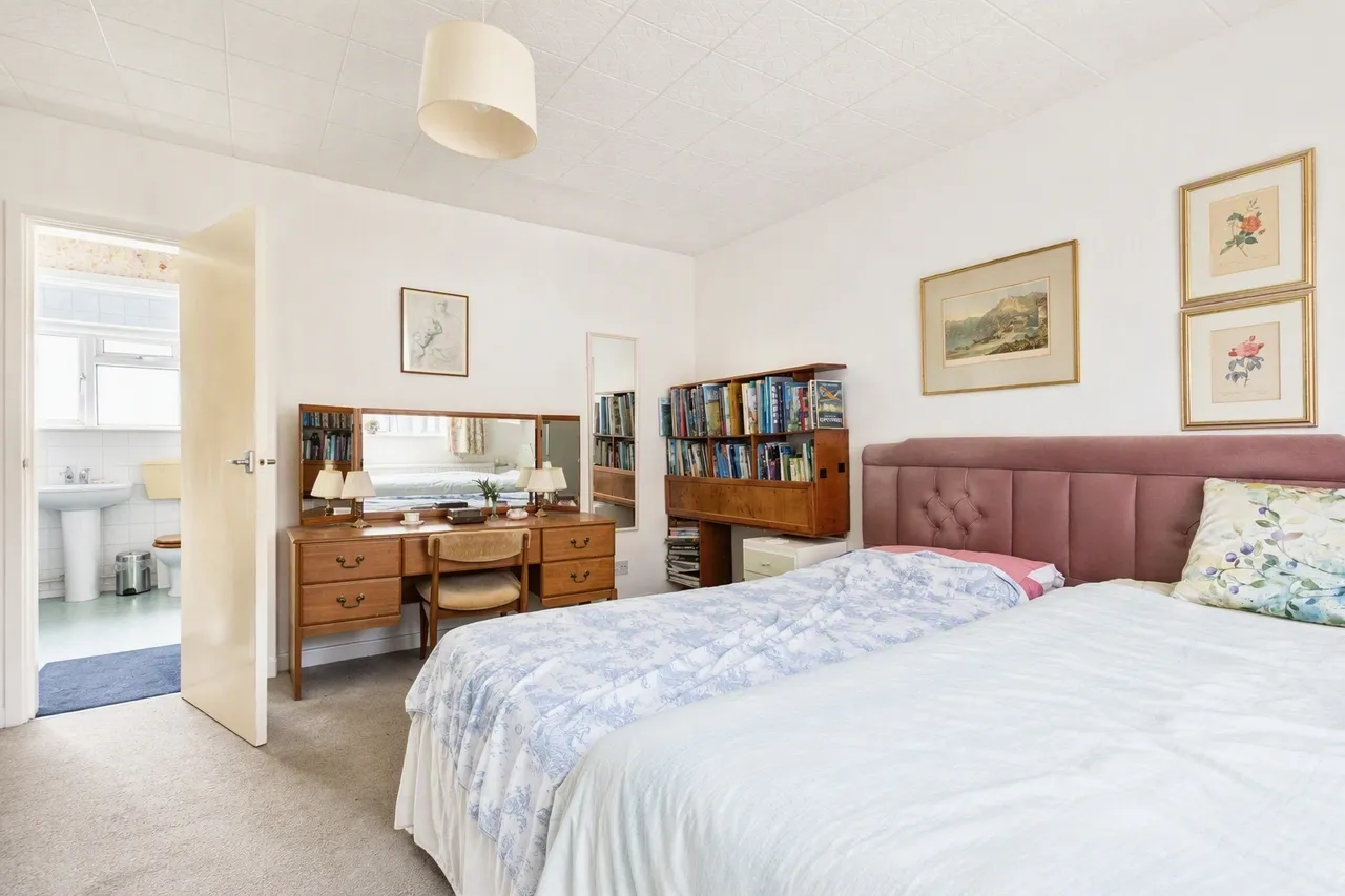 Elms Close, Sandleheath, FORDINGBRIDGE, photo 7